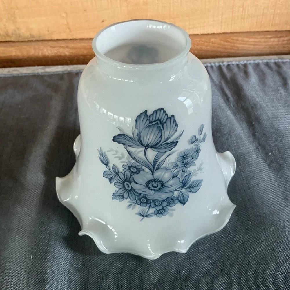 VTG White Milk Glass 3 Scalloped Shades For Ceiling Fan With Delft Flowers - Picture 5 of 7